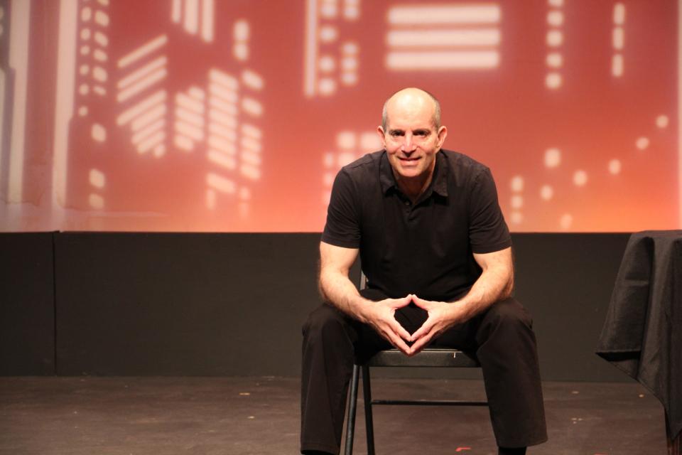 Actor and longtime food server Brad Zimmerman stars in his one-man show “My Son the Waiter: A Jewish Tragedy” at the Manatee Performing Arts Center.