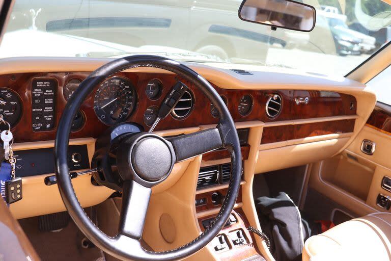 El Rolls Royce que Dotto compró en Miami es parte de su interesantísima colección, que incluye una camioneta Ford F100 y un Mercedes-Benz 220, ambos de 1963, un Chevrolet Voiture de 1933 y un Mecedes-Benz 280 SL “Pagoda” de 1969, entre otros