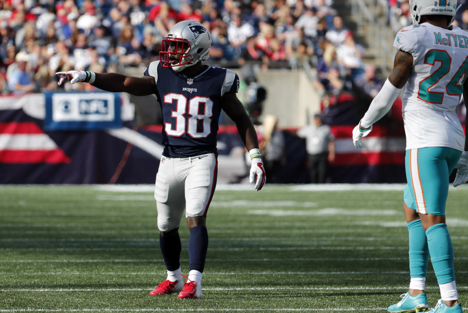 Running back Kenjor Barner got a Super Bowl ring from the New England Patriots, and gifted it to his father. (Getty Images)