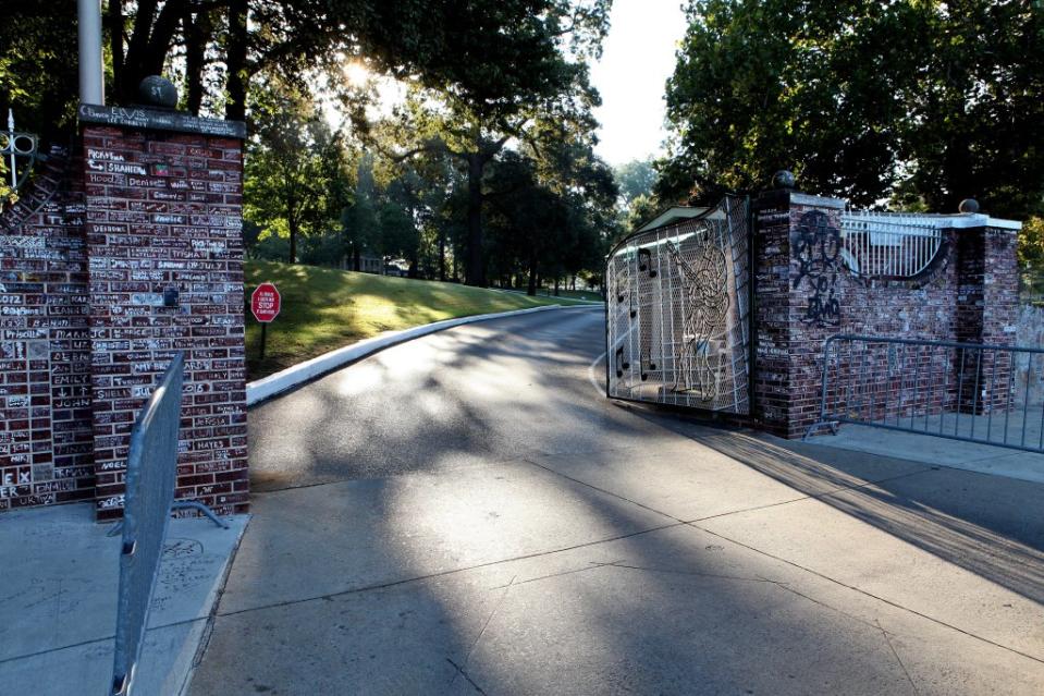 The driveway entrance to Graceland. Getty Images