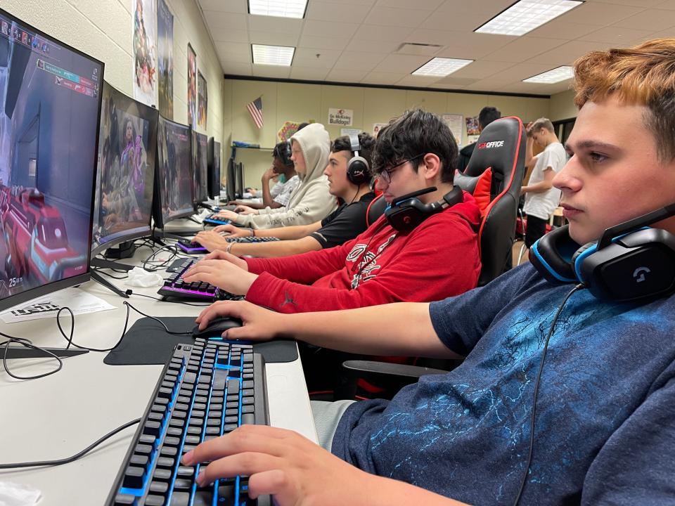 McKinley Esports athletes practice after school