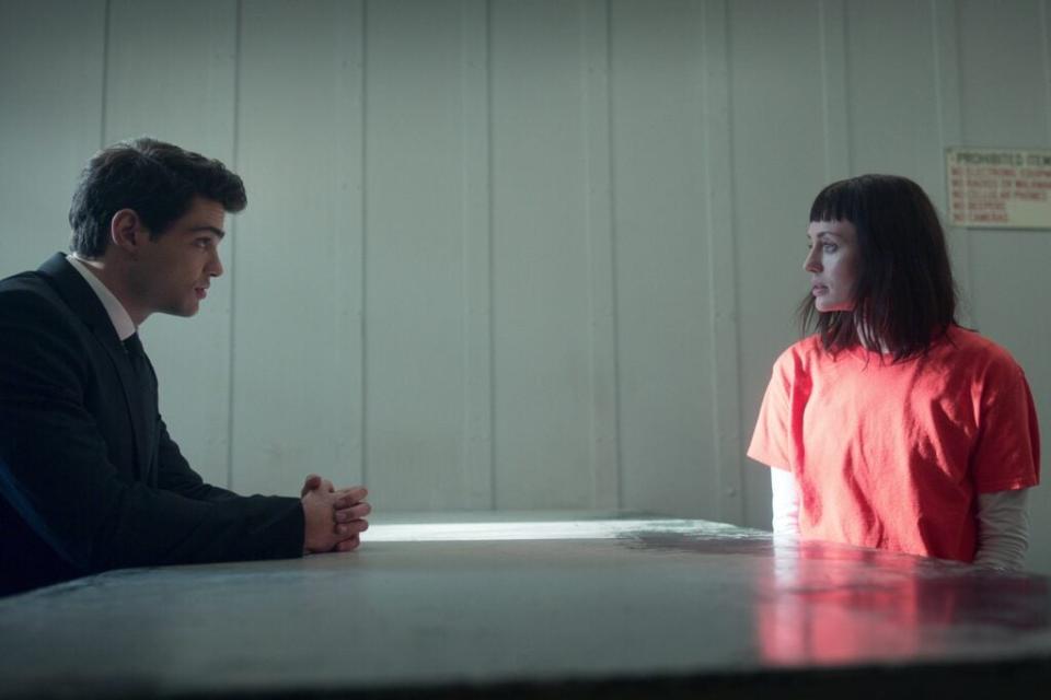 The Recruit. (L to R) Noah Centineo as Owen Hendricks, Laura Haddock as Max Meladze in episode 101 of The Recruit. Cr. Courtesy Of Netflix © 2022