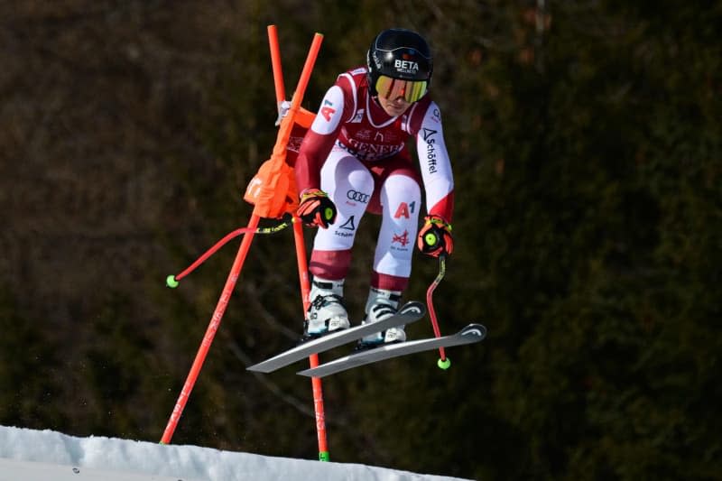 Austria's Stephanie Venier competes during the Women's Downhill event of FIS Alpine Skiing World Cup in Cortina d'Ampezzo, Italy. Tiziana Fabi/AFP/dpa