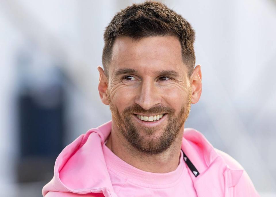 Inter Miami forwards Lionel Messi (10) arrives to Chase Stadium before his CONCACAF Champions Cup tournament soccer match against Nashville SC at Chase Stadium on Wednesday, March 13, 2024, in Fort Lauderdale, Fla. MATIAS J. OCNER/mocner@miamiherald.com