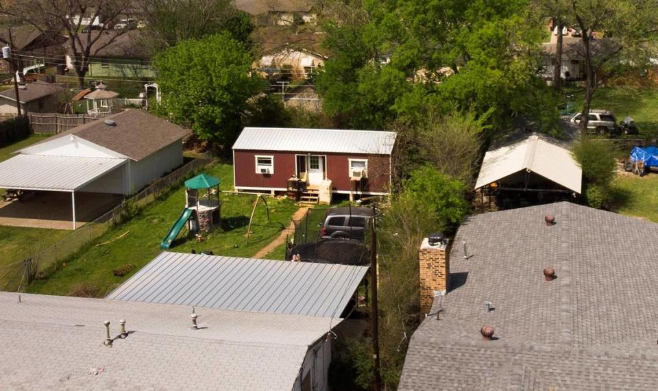 Everman police searched the converted, maroon shed behind a larger house where missing 6-year-old Noel Rodriguez-Alvarez and his family lived, on Monday, March 27, 2023. . Amanda McCoy/amccoy@star-telegram.com