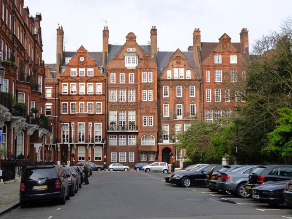 Cadogan Square, the fifth most expensive street in Britain (Robin Webster / Buildings on Cadogan Square / CC BY-SA 2.0)