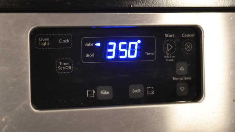 oven preheat setting display at 350