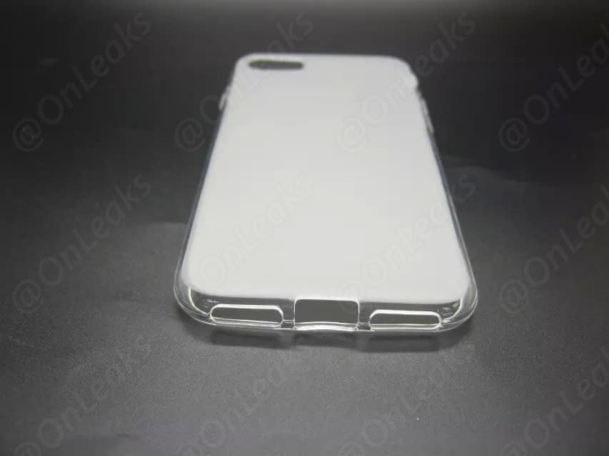 iphone-7-case-leak-no-headphone-jack-3