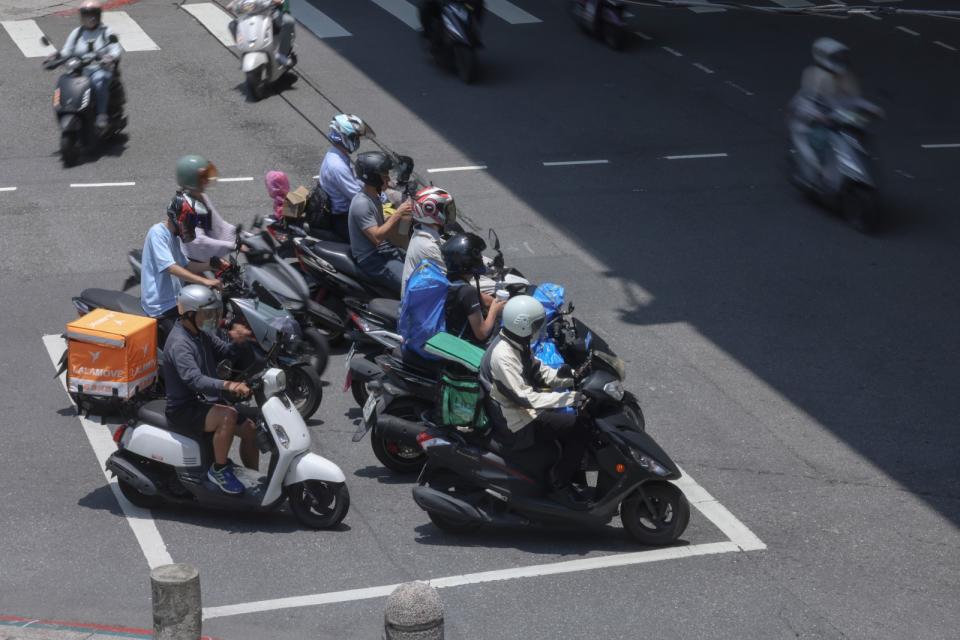 近年來，外送員成為路上醒目的風景。廖瑞祥攝