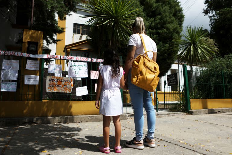 La Red de Familias y Padres Organizados dieron a conocer un listado de 17 municipios donde hay escuelas cerradas