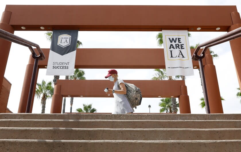 LOS ANGELES-CA-AUGUST 23, 2021: Students return to campus to attend in-person classes for the first time since Spring 2020 at Cal State LA on Monday, August 23, 2021. (Christina House / Los Angeles Times)