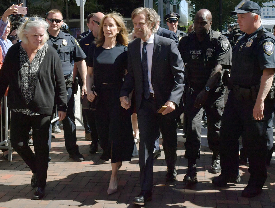 BOSTON, MA - SEPTEMBER 13:  Felicity Huffman and husband William Macy arrive at John Moakley U.S. Courthousefor Huffman's sentencing hearing for her role in the college admissions scandal on September 13, 2019 in Boston, Massachusetts.  (Photo by Paul Marotta/Getty Images)