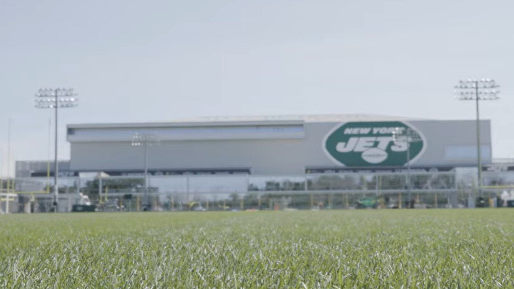  The New York Jets are using Canon cameras and lenses to create new content. . 