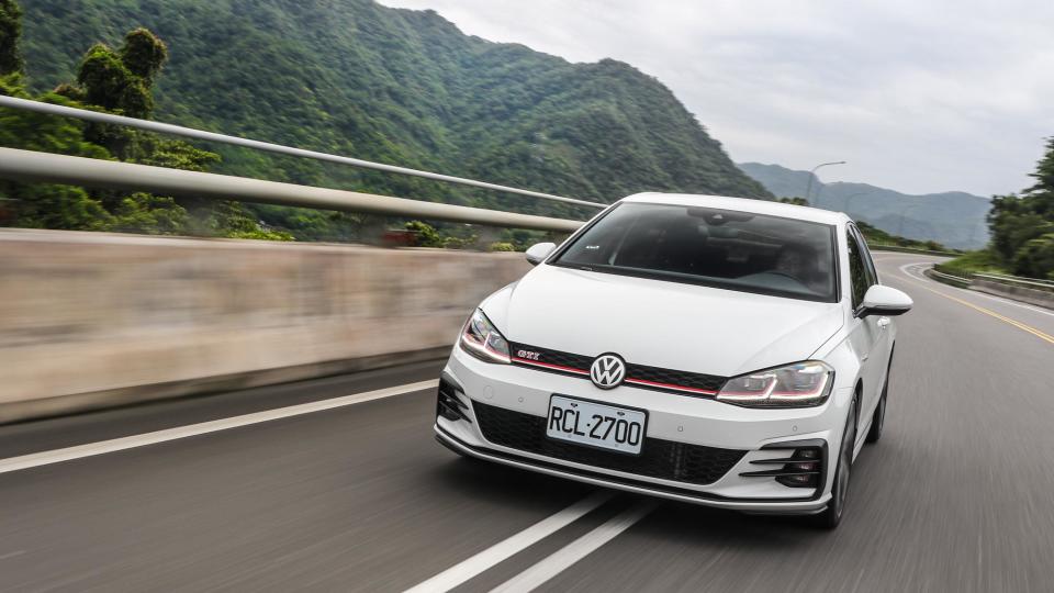 零妥協！Golf GTI Performance Pure 機能與性能的雙能鋼砲