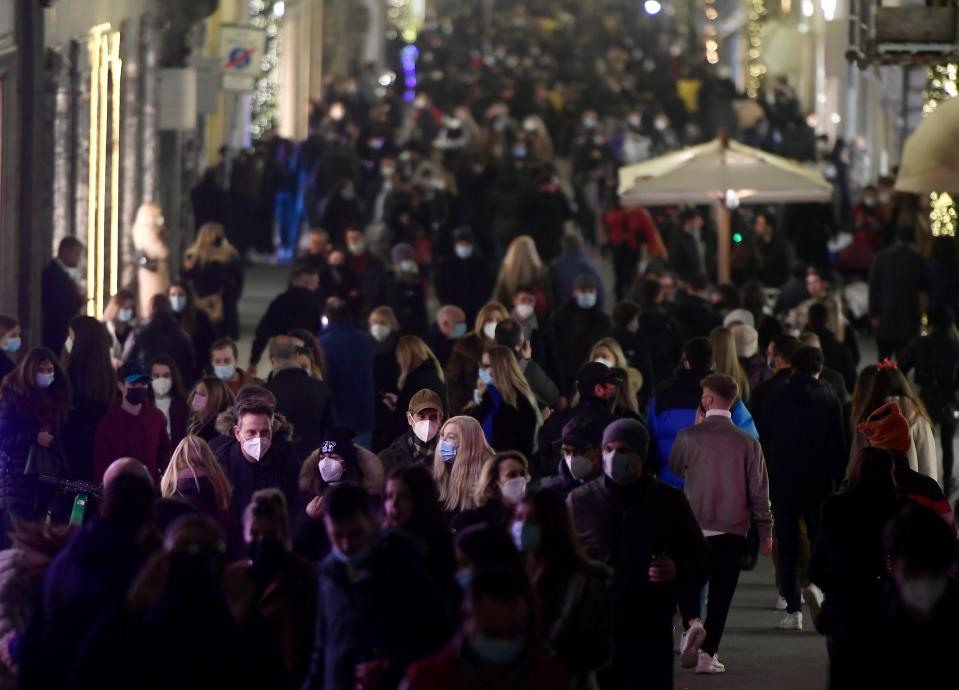 Torna l'allarme movida: assembramenti da Milano a Catania (Photo by Filippo MONTEFORTE / AFP) (Photo by FILIPPO MONTEFORTE/AFP via Getty Images)