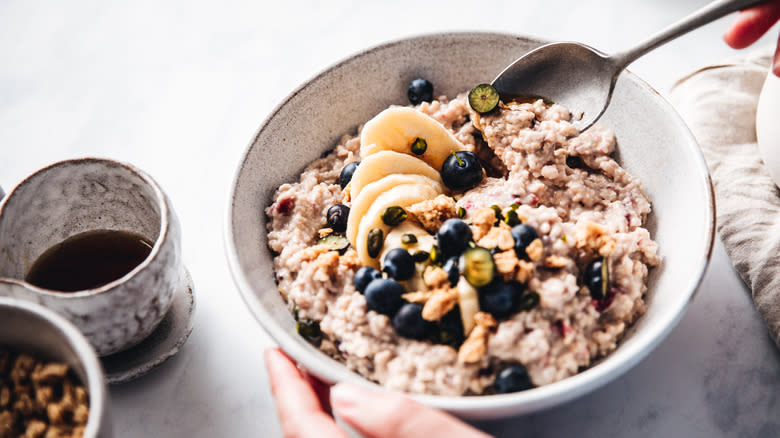 Oatmeal with banana, blueberries