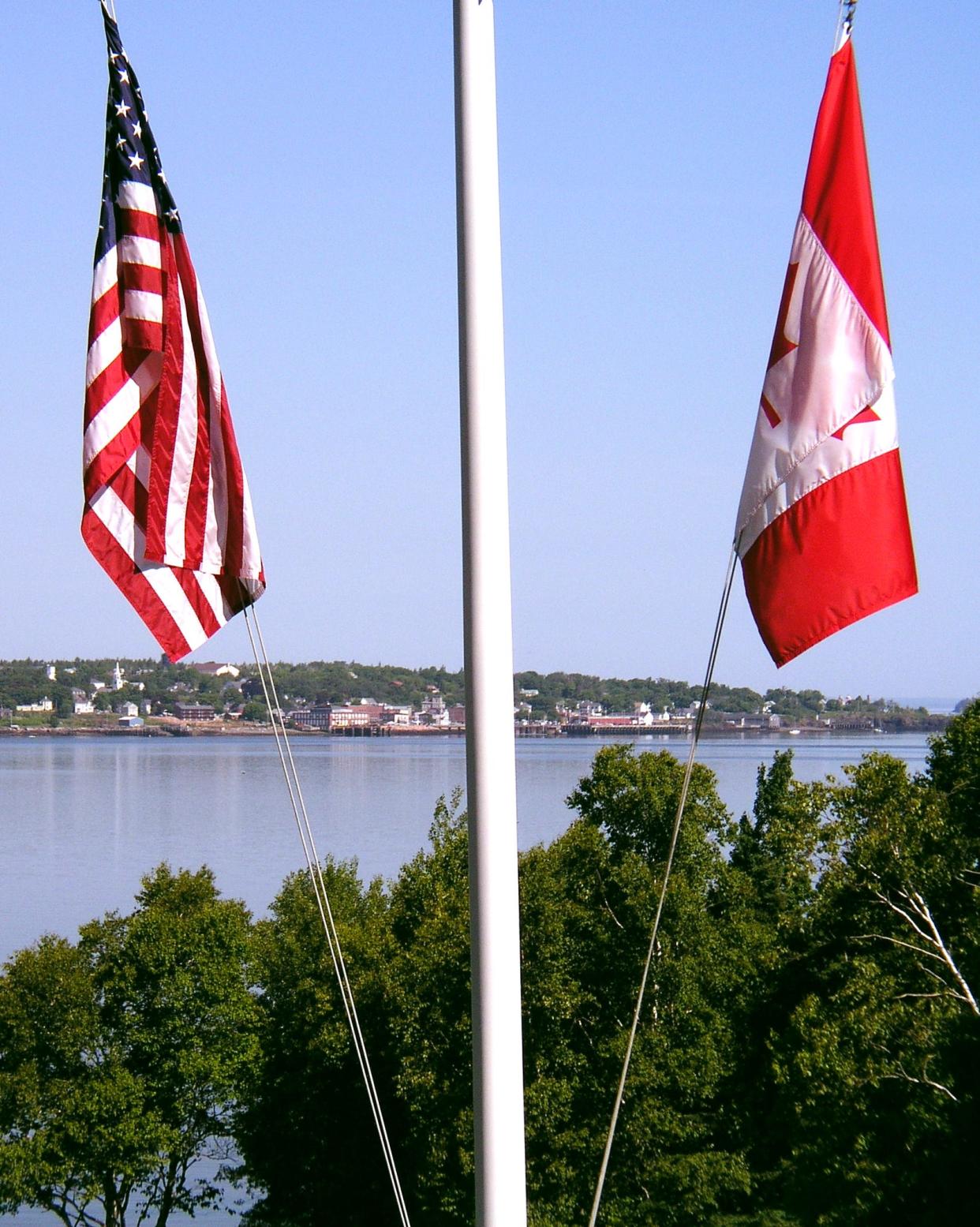 All visitors trying to enter Canada must provide a quarantine plan and be prepared to quarantine.