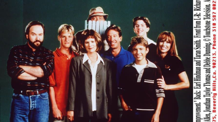 385689 01 1998 the cast of home improvement back earl hindman and taran smith front from l r richard karn, zachary ty bryan, patricia richardson, tim allen, jonathan taylor thomas and debbe dunning