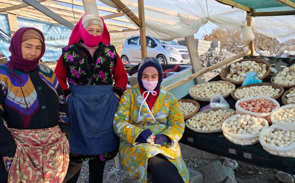 Cheese ball vendors in Uzbekistan