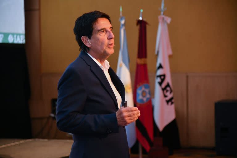 El economista Carlos Melconian en el IAEF