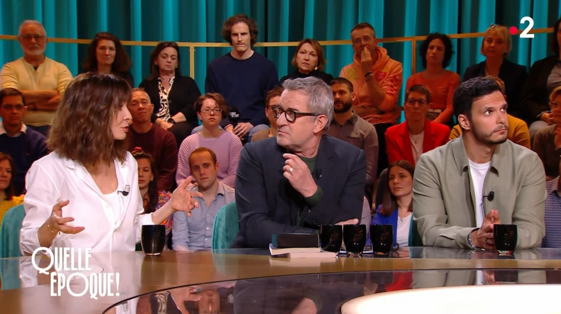 Capture écran France 2/Quelle époque !
Christophe Dechavanne conseille à Anne Parillaud de consulter un psychologue