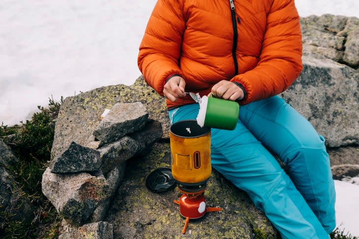 Melted snow hydrates you much better than its frozen counterpart. <span>(Photo: Alex Ratson/Moment via Getty Images)</span>