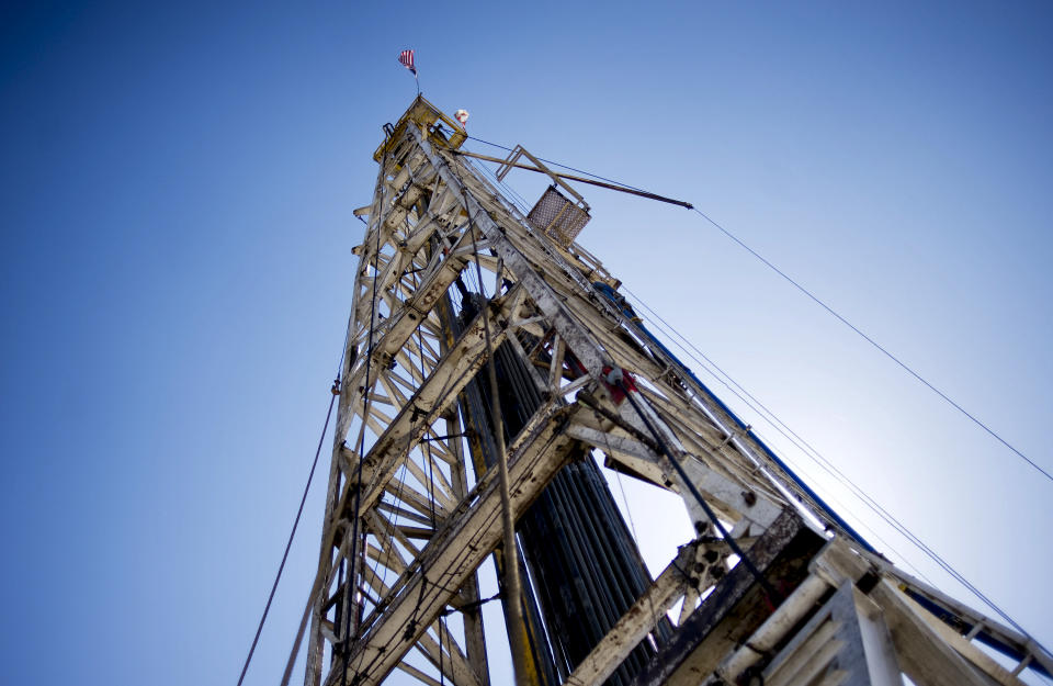 A Chesapeake Energy natural gas rig in the North Texas Barnett Shale bed rock deposit in Burleson, Texas, Monday, March 16, 2009. Natural gas futures have fallen in New York after a government report showed that slowing industrial demand during the recession has widened a supply surplus.  PHOTOGRAPHER: MATT NAGER/ BLOOMBERG NEWS