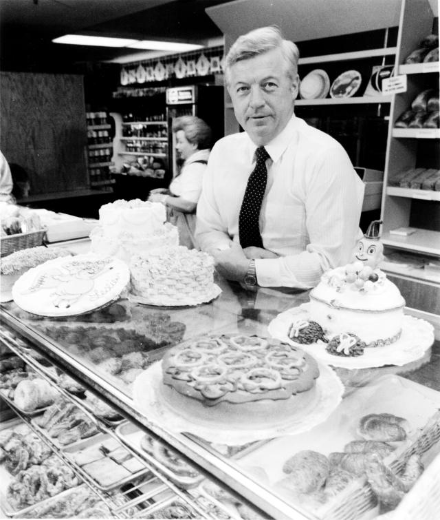 Wilhelm Gottenbusch, founder of Servatii Pastry Shop, dies at 87