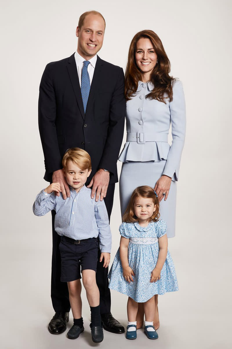 Photoshop-Battle: Twitter-Nutzer haben ihren Spaß mit der Weihnachtskarte der Royals