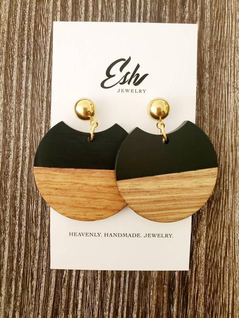 20) Black Round Geometic Earrings