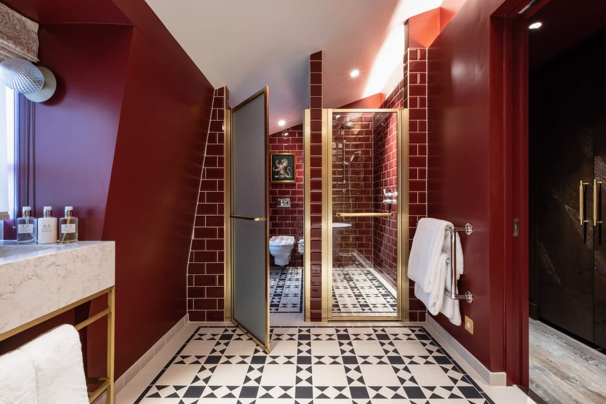 Bathrooms are furnished with Penhaligons toiletries (Sun Street)