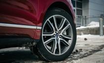 <p>The Edge remains Ford's best five-passenger SUV. It's spacious and refined, and it performs decently well, although it is beginning to show its age in a class now populated by a number of fresher designs.</p>