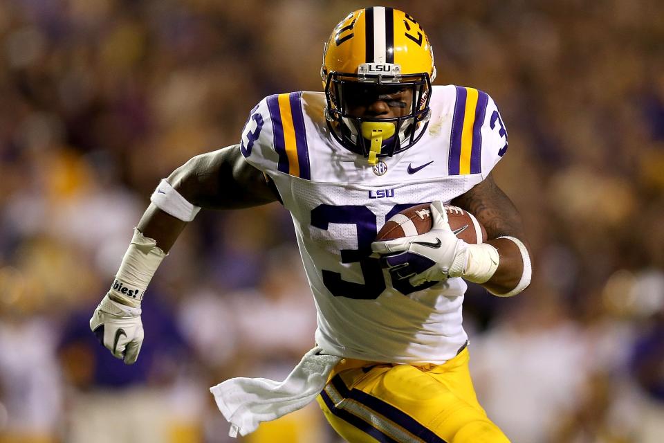 Jeremy Hill #33 of LSU carries the ball against Alabama at Tiger Stadium on November 3, 2012 in Baton Rouge, Louisiana. (Photo by Matthew Stockman/Getty Images)