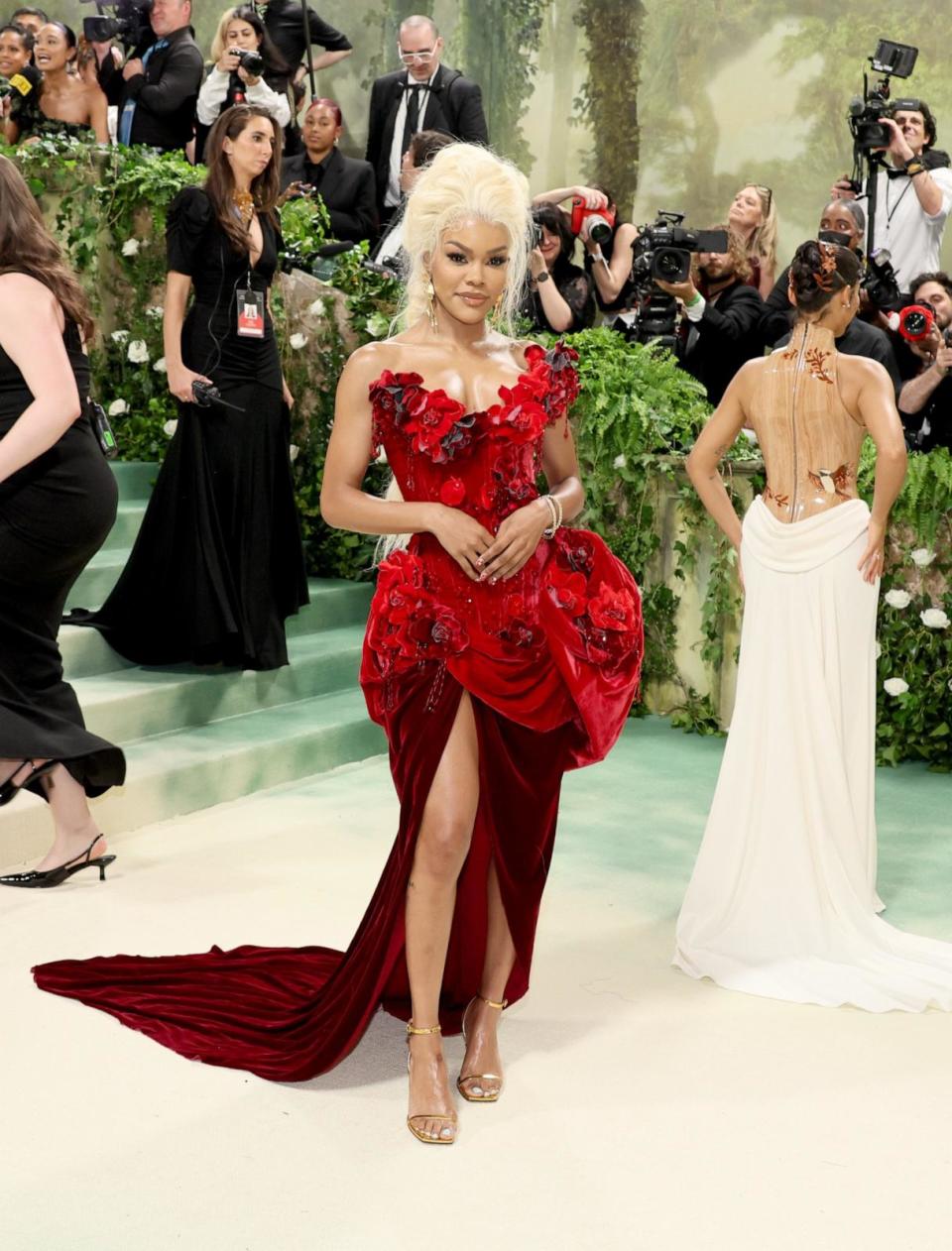 PHOTO: The 2024 Met Gala Celebrating 'Sleeping Beauties: Reawakening Fashion' - Arrivals, Teyana Taylor  (Dia Dipasupil/Getty Images)