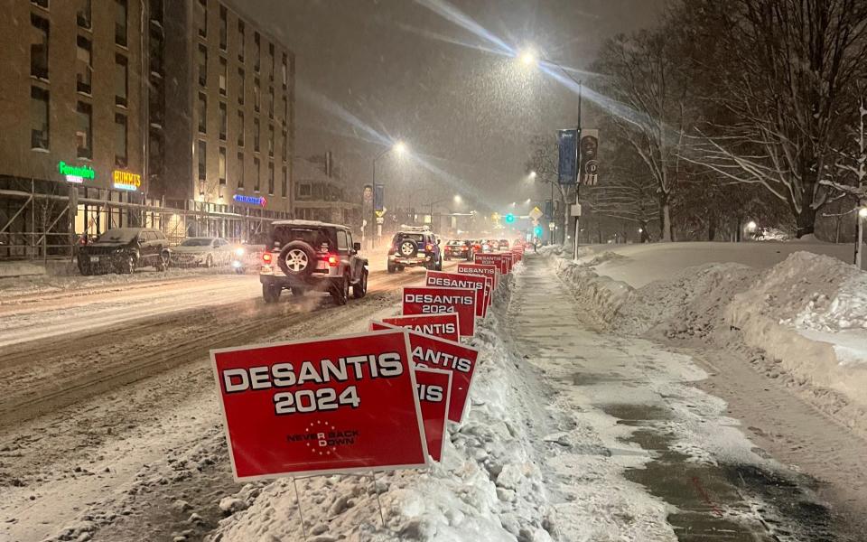 DeSantis placards in the Iowa snow