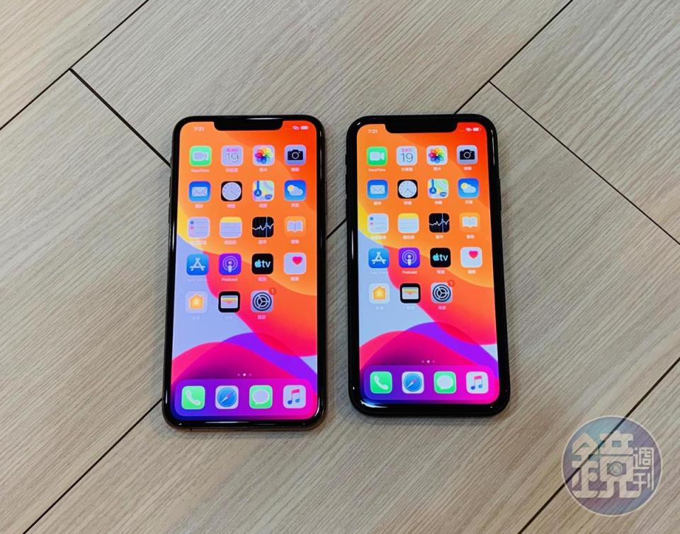 iPhone 11 Pro Max（圖左）和iPhone 11（圖右）仍維持瀏海螢幕設計。