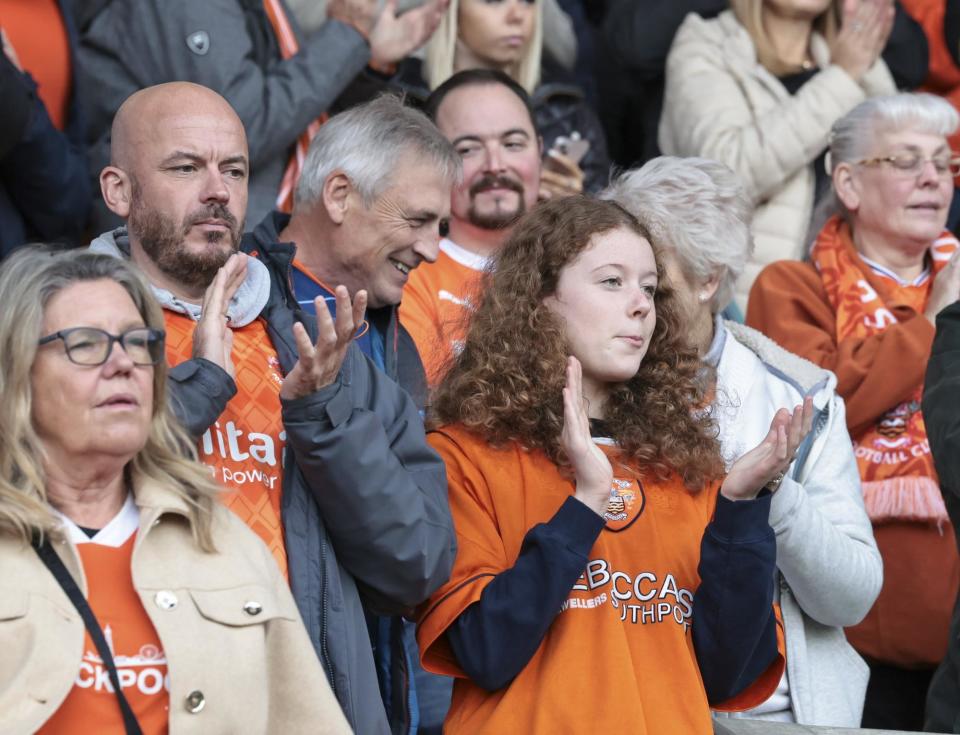 Blackpool fans enjoyed the 4-1 victory over Reading. (Photo: CameraSport - Lee Parker)