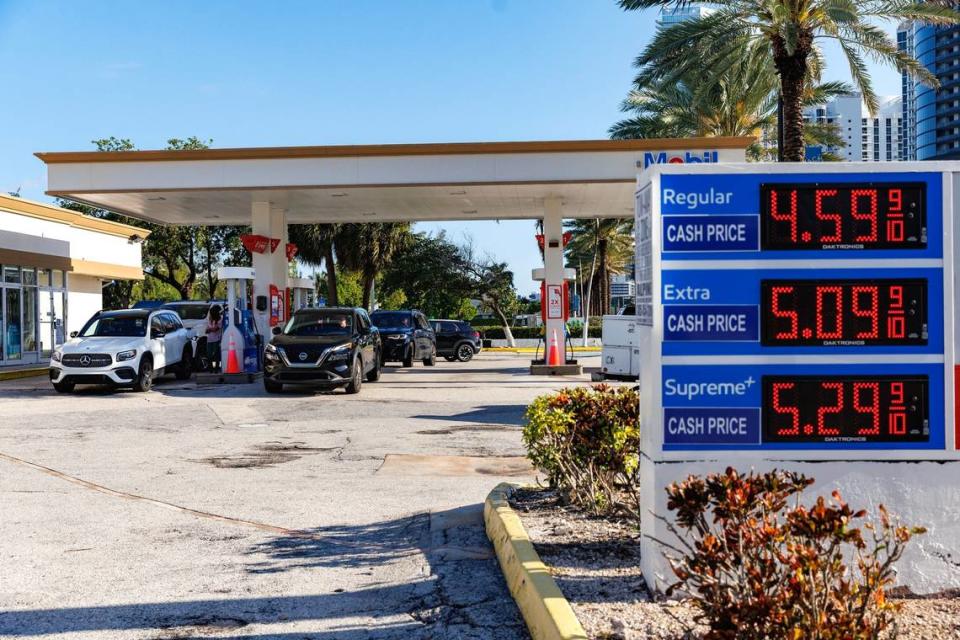 A line of cars at a Mobil gas station at 18300 Collins Avenue in Sunny Isles Beach, Florida, on Tuesday, April 18, 2023.