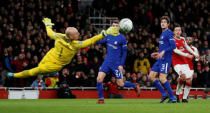 Soccer Football - Carabao Cup Semi Final Second Leg - Arsenal vs Chelsea - Emirates Stadium, London, Britain - January 24, 2018 Arsenal's Mesut Ozil shoots wide REUTERS/David Klein