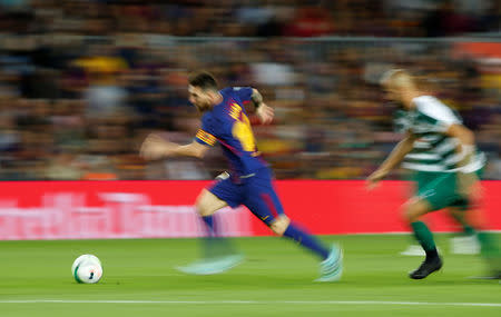 Foto del martes del delantero del Barcelona Lionel Messi en acción ante Eibar. Sep 19, 2017. REUTERS/Albert Gea