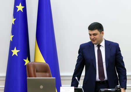 Ukrainian Prime Minister Volodymyr Groysman attends a government meeting in Kiev, Ukraine, April 20, 2016. REUTERS/Valentyn Ogirenko