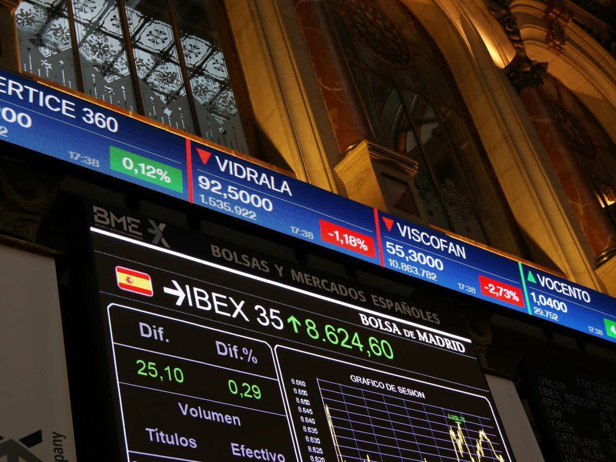 El Ibex 35 recupera los 8.500 puntos liderado por Banco Sabadell