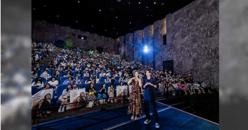 山下智久與新木優子在27日最終加場上大秀「哇愛哩」、「哇想哩」，讓全場粉絲陷入瘋狂。（圖／天馬行空提供）