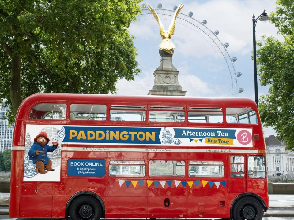 This bus tour is short enough that little ones won’t get bored (B-Bakery)