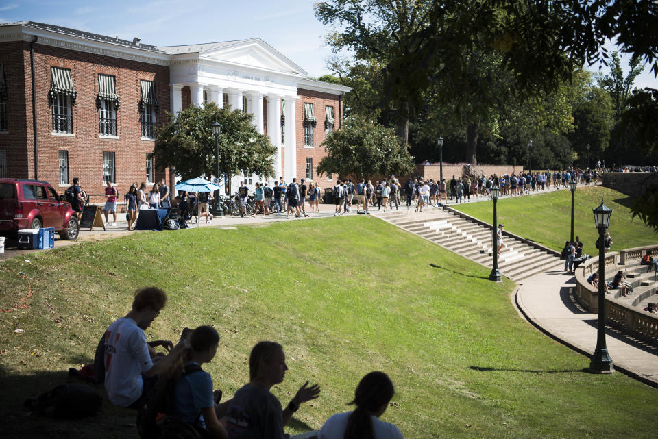 Students&nbsp;walk to class at the University of Virginia.