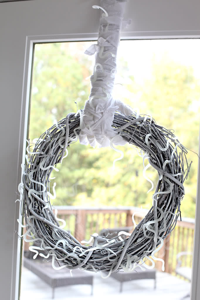 white snake wreath (Bower Power )