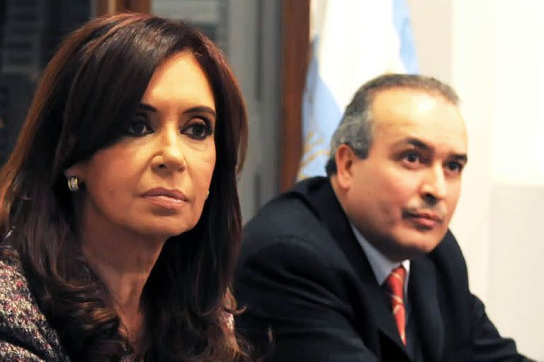 Cristina Fernández de Kirchner y el exsecretario de Obras Públicas, José López, en un acto de 2010