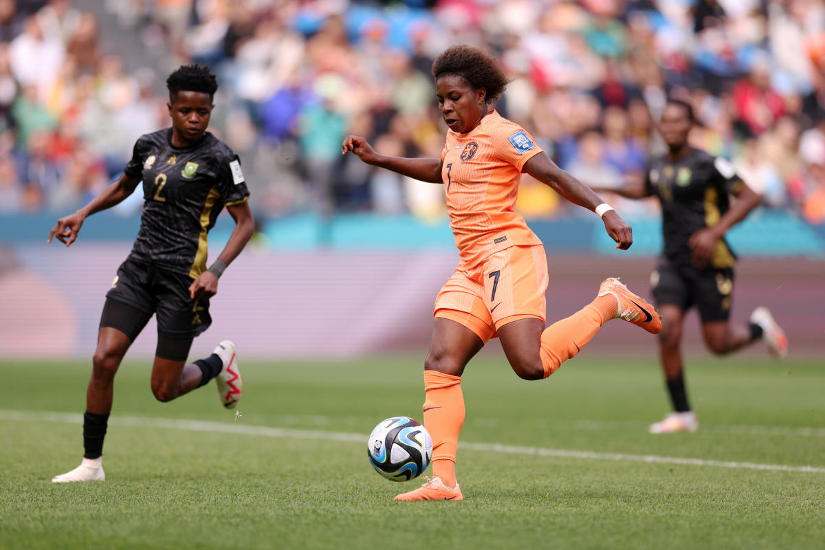 Women's World Cup 2023: Netherlands cruises past South Africa, but loses  Daniëlle van de Donk to suspension - Yahoo Sports