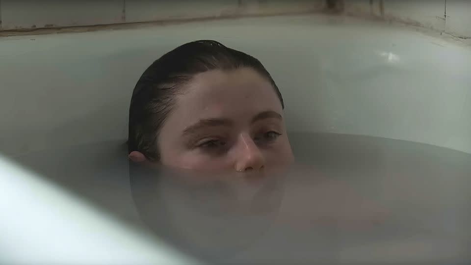 Thomasin McKenzie in "Eileen." - Neon/Courtesy Everett Collection