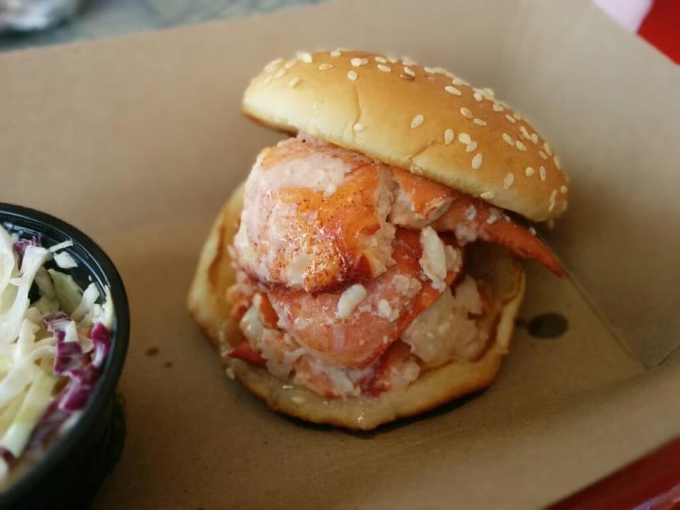 Connecticut: Hot Lobster Roll, Abbott’s Lobster in the Rough (Noank)